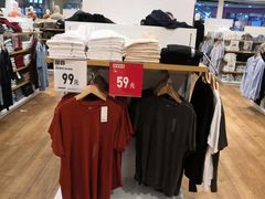 -优衣库(海口秀英万达广场店)
