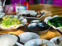 -黄记四更烤乳猪店