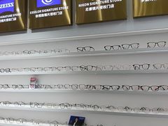 -美式眼镜·授权蔡司.依视路.尼康.豪雅.明月(南翔印象城店)
