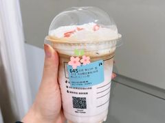 珞珈樱花拿铁-瑞幸咖啡(7号国际商业中心店)