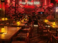 -FOUR PLAY BAR