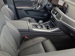 -上海宝信宝马4S店