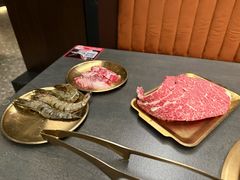 -铭牛烧肉·和牛海鲜自助(高新月牙湖店)