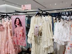 -URBAN REVIVO(上海中庚漫游城店)