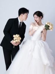 -雪中彩影婚纱摄影·微光艺术中心