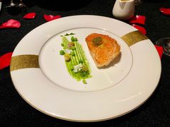 清黄油淋烫金目鲷鱼-wann lounge 低温慢煮牛排·清吧