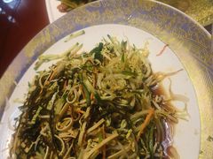 -老码头黑皮肘子锅包肉(赣水路店)
