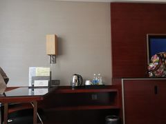 -武汉光谷广场杨家湾地铁站怡程酒店