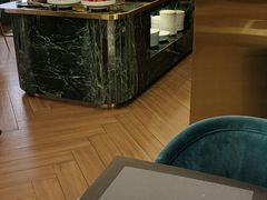 -桔子酒店(深圳东门湖贝地铁站店)