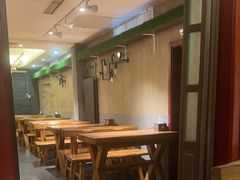 -万记麻辣烫国展总店