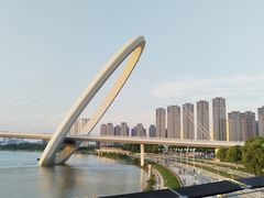 -南京眼步行桥