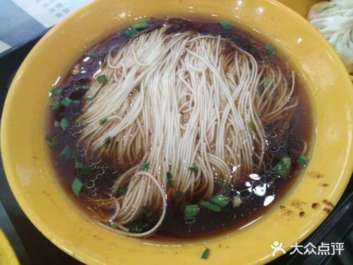 毛华美食阳春面图片