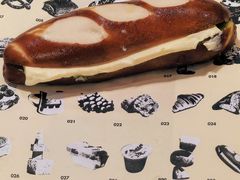 斑斓椰香黄油碱水棒-PAOPAO Bakery&Café(港汇店)