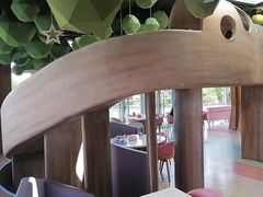 -水桶王国主题餐厅·聚会·生日派对·亲子活动·家庭套餐(亚龙湾希尔顿店)