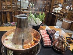 -果松木炭酸菜铜火锅·外婆参鸡汤