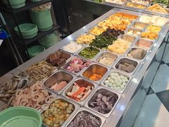 -愉肴麻辣香锅(中山路店)