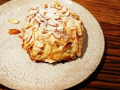 扁桃仁巧克力羊角-BAKER&SPICE(安福路店)