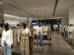 -URBAN REVIVO(上海中庚漫游城店)