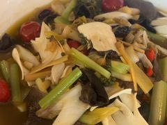 -鸽子侯·家宴·平价海鲜(绿地店)