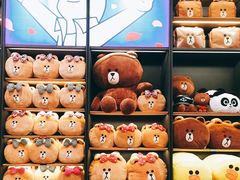 -LINE FRIENDS Garosu-gil Flagship Store