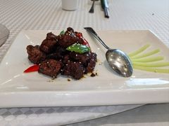 -王朝大酒店徐汇店-地面停车场