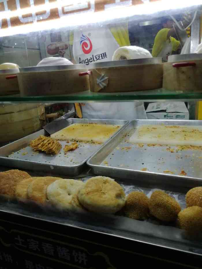 南翔包子铺-"之前在市场边的店铺,然后都收回关门.过了.