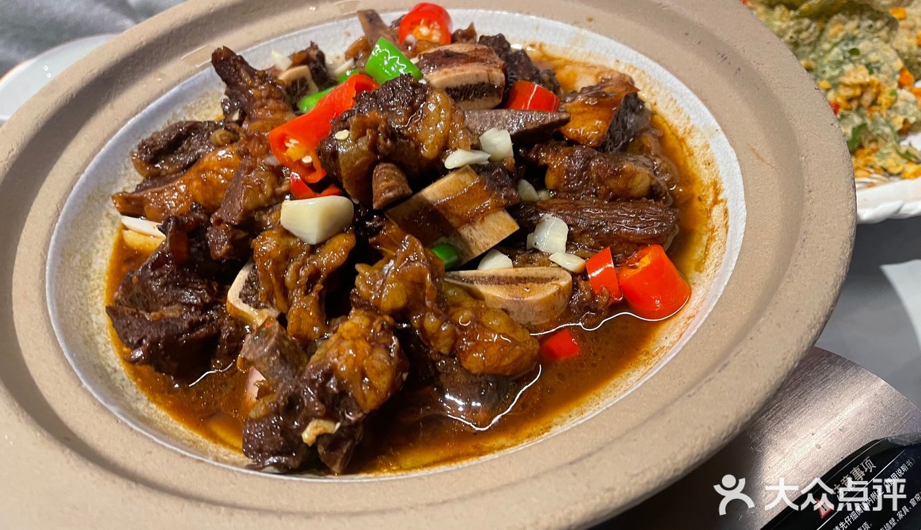 安吉必吃土家菜，没想到去了一家网红打卡店，还是多元化风格