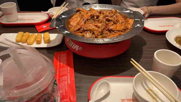 胖哥俩肉蟹煲(开封星光天地店)-"肉蟹煲还行,鸡爪很烂,蟹煲汤汁浇在