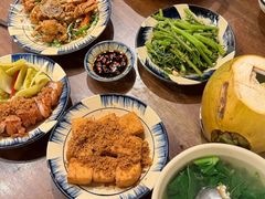 -Cuc Gach Quan Restaurant