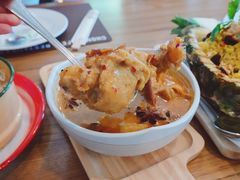 鸡腿玛莎曼咖喱汤加手抓饼-Chom Cafe and Restaurant