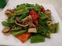 鱿鱼筒炒青椒-辉记虾塘海鲜农庄