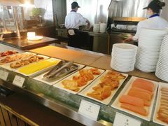 自助取餐区-荣誉国际酒店-云顶旋转餐厅