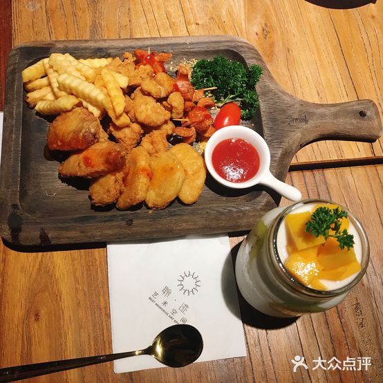 聆迹艺术空间(岩前店)
