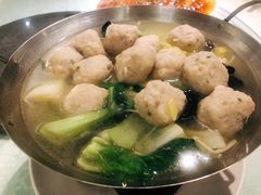 砂锅自制鱼丸娃娃菜砂锅-宏玲餐厅(四川南路店)