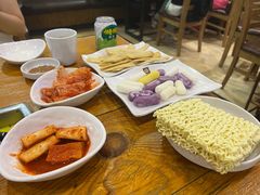 -喇喇排骨火锅·传统韩式脊骨汤(望京西园总店)