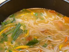 -银米·云南传统过桥米线(双廊黑金冠店)