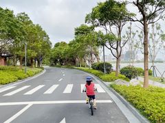 -上海滴水湖皇冠假日酒店