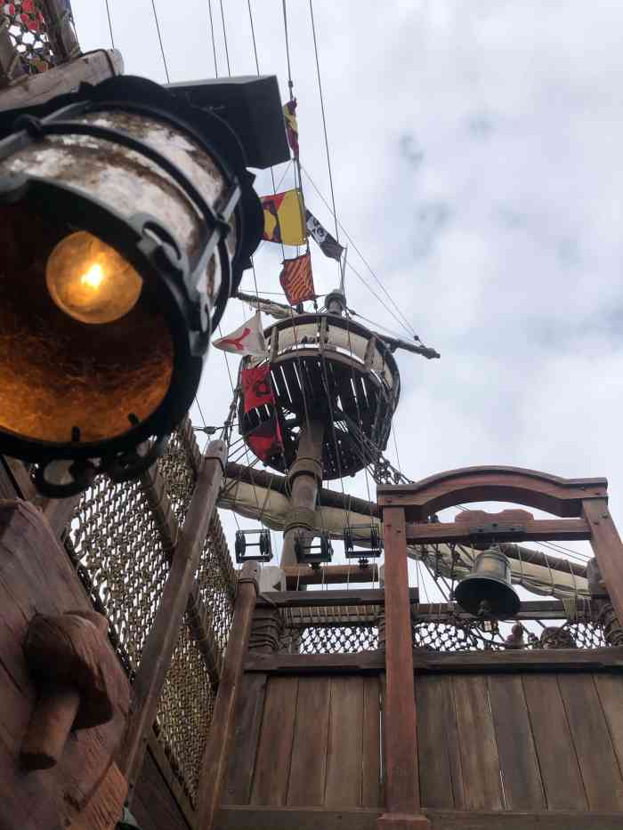 探秘海妖复仇号-"又是一艘大船上拍照的地方挺好的,里面场景.