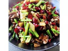 -独一佳老胡湘菜馆(矿山路店)