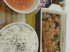 -鲲少爷烤鱼饭.螺蛳粉·清真(爱琴海店)