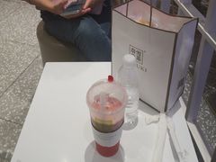 -奈雪的茶(湖滨银泰in77C区PRO店)