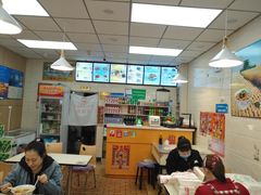 大堂-美国加州牛肉面大王(东岭街店)