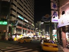 -六合夜市