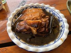 棕香肉-灶头屋里