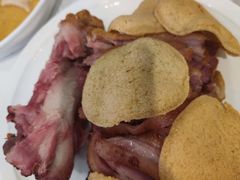 香酥咸肴蹄-老人和饭店(淮海中路店)