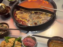 -鹿鸣山草本茶香火锅(园西路店)