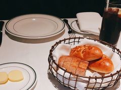 餐前包-Wolfgang’s Steakhouse 沃夫冈牛排馆(上海白玉兰广场店)