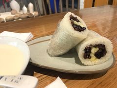 红豆凤梨饭团-花悦豆香