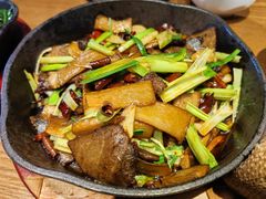 马蹄炒牛肝菌-云海肴·汽锅鸡·云南菜(天山百盛优客店)