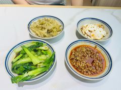 咸菜肉丝浇头-得得本帮面馆(台儿庄路店)